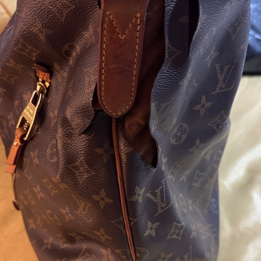 Louis Vuitton Monogram Shoulder Bag in Brown and Tan - Picture 6 of 9